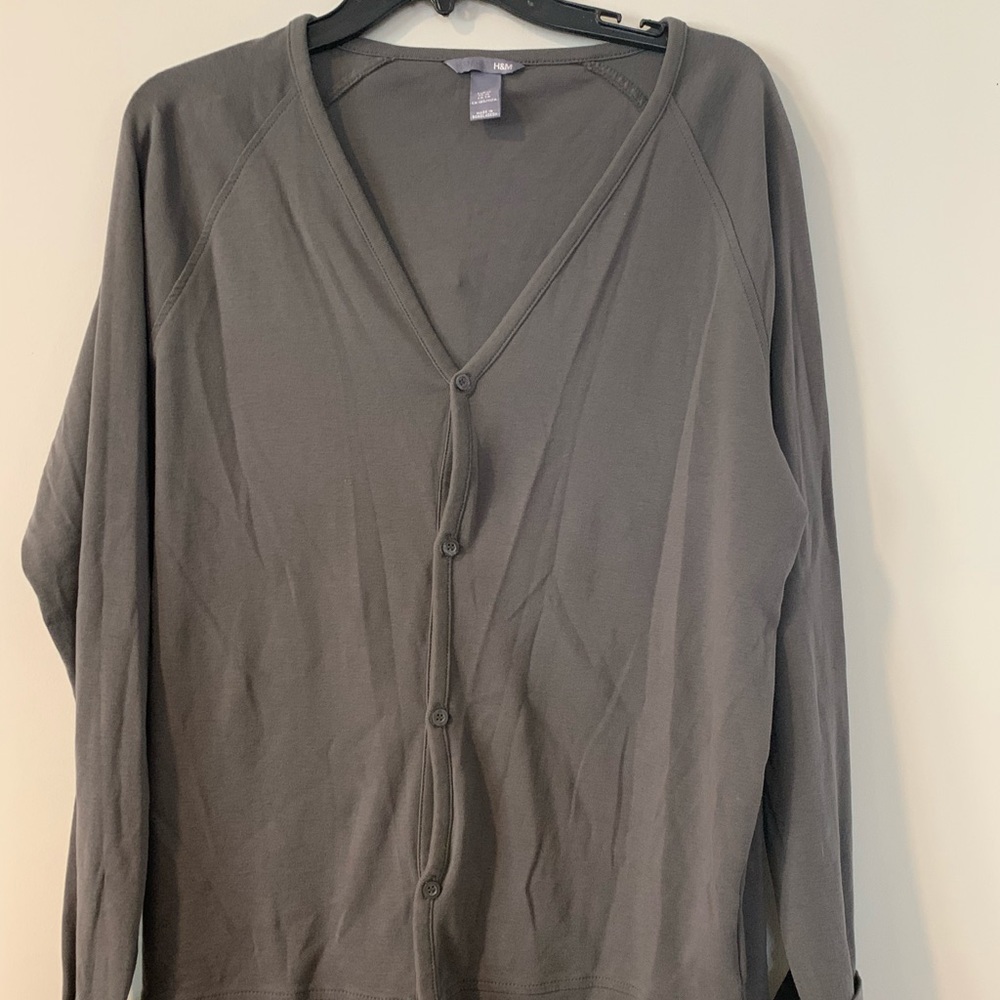 H and M soft grey sweater size XL